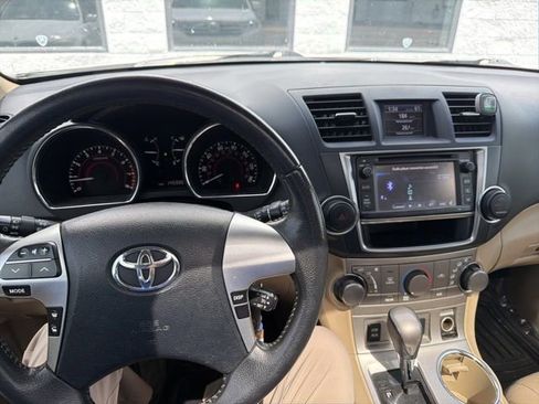 Used 2013 Toyota Highlander SE image 13