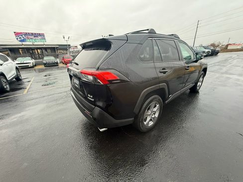 Used 2024 Toyota RAV4 XLE w/ Convenience Package image 3