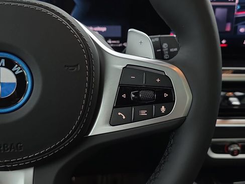 New 2026 BMW X5 xDrive50e w/ Executive Package image 18