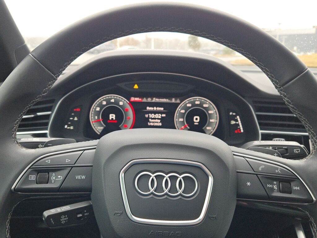 Used 2025 Audi Q7 3.0T Premium Plus AWD/4WD image 33
