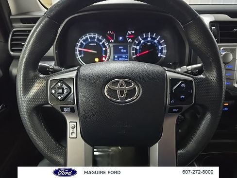Used 2019 Toyota 4Runner SR5 AWD/4WD image 22