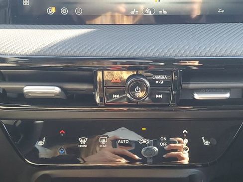 New 2026 Nissan Kicks SR w/ Cold Weather Package image 20