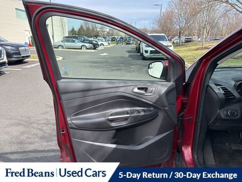 Used 2017 Ford Escape SE image 9