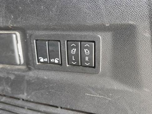 Used 2022 Chevrolet Tahoe Z71 w/ Off-Road Capability Package image 7