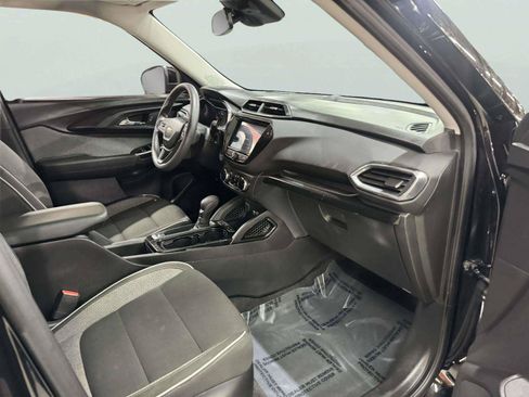 Used 2021 Chevrolet TrailBlazer LT w/ Convenience Package FWD image 25