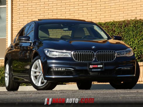 Used 2016 BMW 750i xDrive AWD/4WD image 1