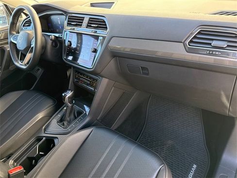Certified 2022 Volkswagen Tiguan SE image 23