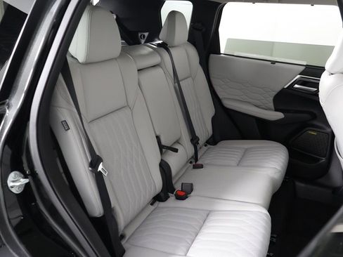 New 2025 Mitsubishi Outlander AWD image 39