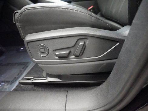 Certified 2025 Audi Q5 Premium Plus w/ Premium Plus AWD/4WD image 30
