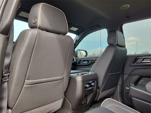 New 2026 GMC Yukon XL Elevation image 15