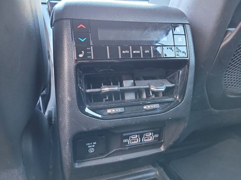 Used 2022 Jeep Grand Cherokee L Limited image 15