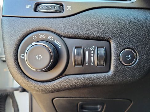 Used 2021 Jeep Cherokee Trailhawk w/ Comfort/Convenience Group image 26