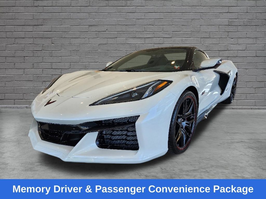 Used 2023 Chevrolet Corvette Z06 RWD image 4