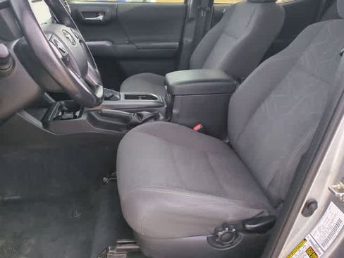 Used 2016 Toyota Tacoma TRD Sport w/ Towing Package image 16