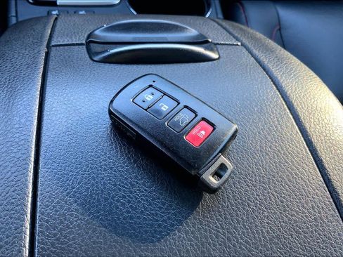 Used 2019 Toyota Highlander SE image 15