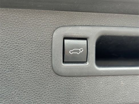 Used 2021 Toyota Highlander XSE image 31