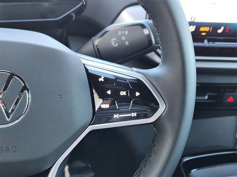 New 2026 Volkswagen ID.4 Pro image 9