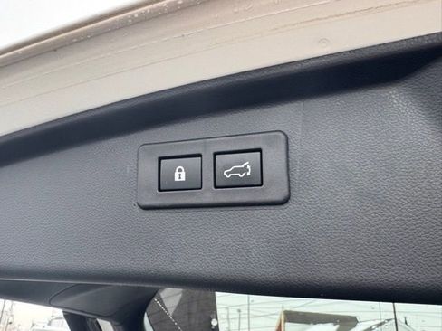 Used 2020 Subaru Outback Touring w/ Popular Package #2 image 31