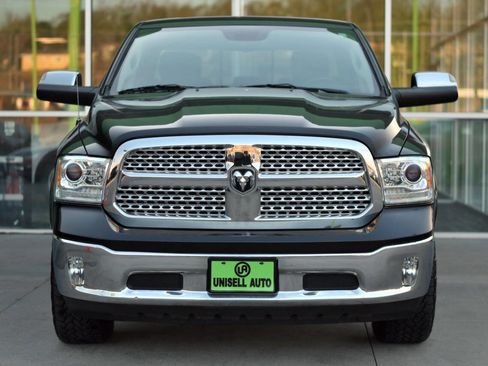 Used 2018 RAM 1500 Laramie AWD/4WD image 2