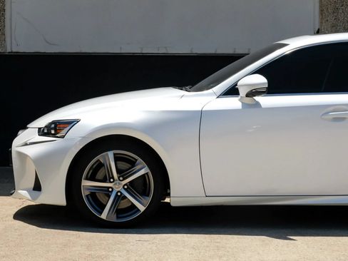Used 2018 Lexus IS 300 AWD w/ Premium Package image 16