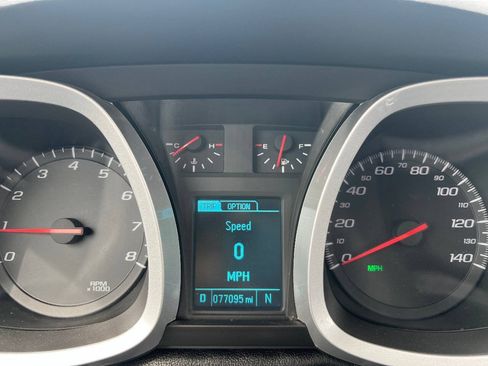 Used 2017 Chevrolet Equinox LS FWD image 36