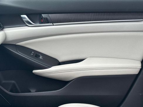 Certified 2019 Honda Accord Touring image 18