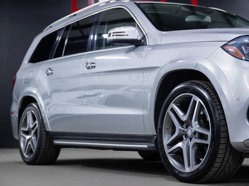 Used 2017 Mercedes-Benz GLS 550 4MATIC image 4