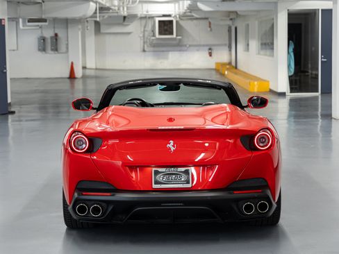 Used 2020 Ferrari Portofino RWD image 4