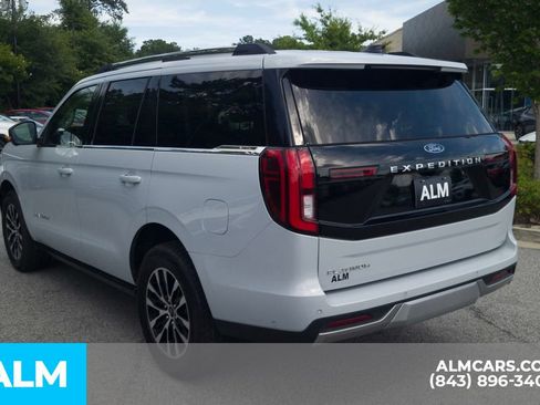 Used 2025 Ford Expedition Platinum AWD/4WD image 9