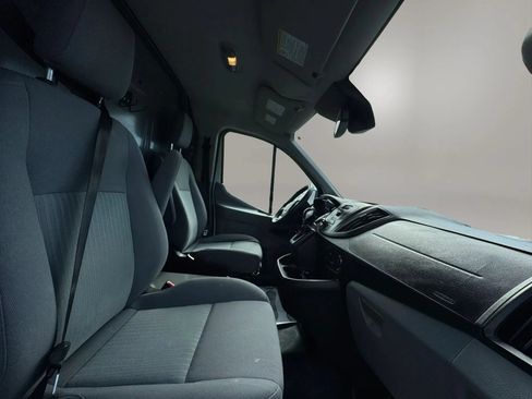 Used 2016 Ford Transit 250 130 Low Roof RWD image 12