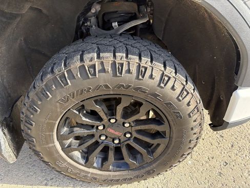 Used 2023 GMC Sierra 1500 AT4X image 15