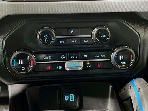 Certified 2023 Ford Bronco Black Diamond image 22