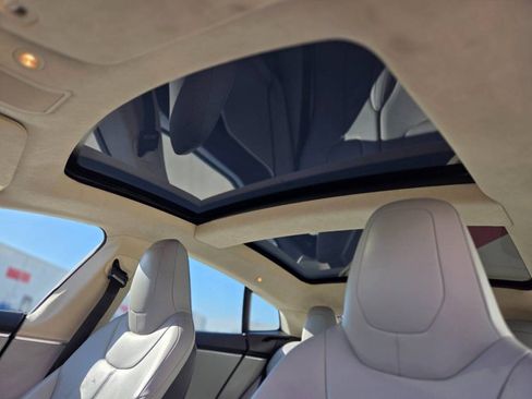 Used 2015 Tesla Model S 85D image 18