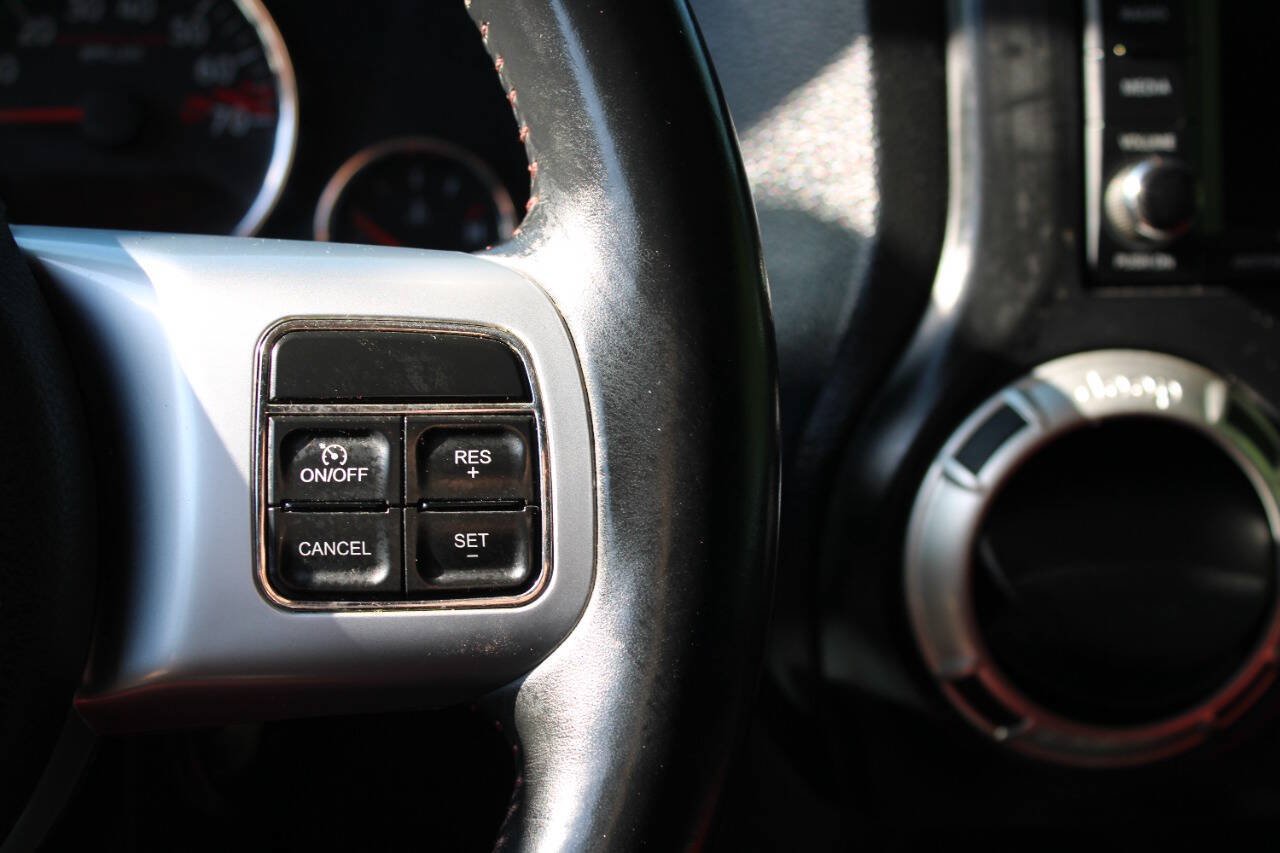 Used 2013 Jeep Wrangler Unlimited Rubicon AWD/4WD image 38