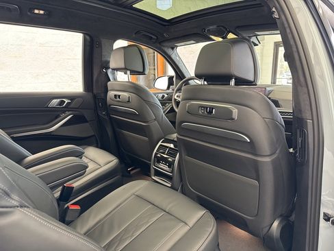 New 2025 BMW X7 M60i image 44