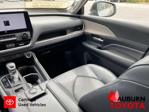 Certified 2024 Toyota Grand Highlander AWD image 33