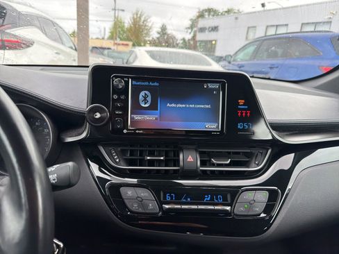 Used 2018 Toyota C-HR XLE FWD image 9