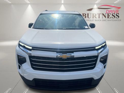 New 2026 Chevrolet Traverse LT w/ Driver Confidence Package FWD image 2
