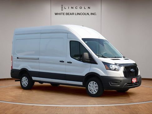 Used 2025 Ford Transit 250 148 High Roof RWD image 3