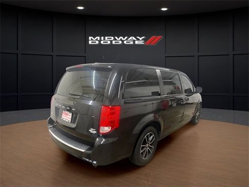 Used 2017 Dodge Grand Caravan GT image 5