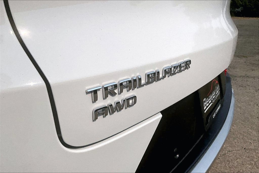 Used 2021 Chevrolet TrailBlazer LT w/ Convenience Package AWD/4WD image 33