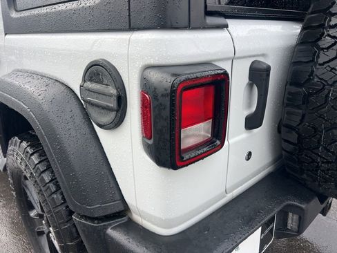 Used 2019 Jeep Wrangler Unlimited Sport image 13