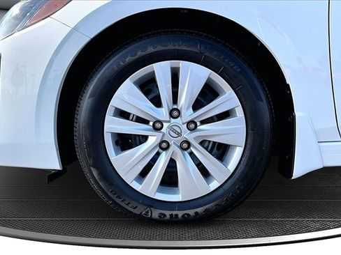 Certified 2025 Nissan Sentra S image 31