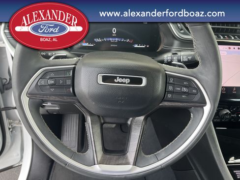 Used 2023 Jeep Grand Cherokee L Limited AWD/4WD image 22
