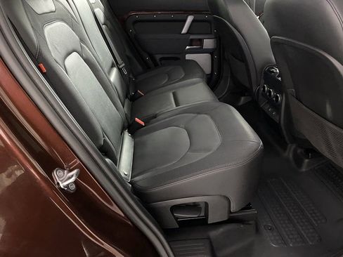 Used 2023 Land Rover Defender 130 X-Dynamic SE image 28