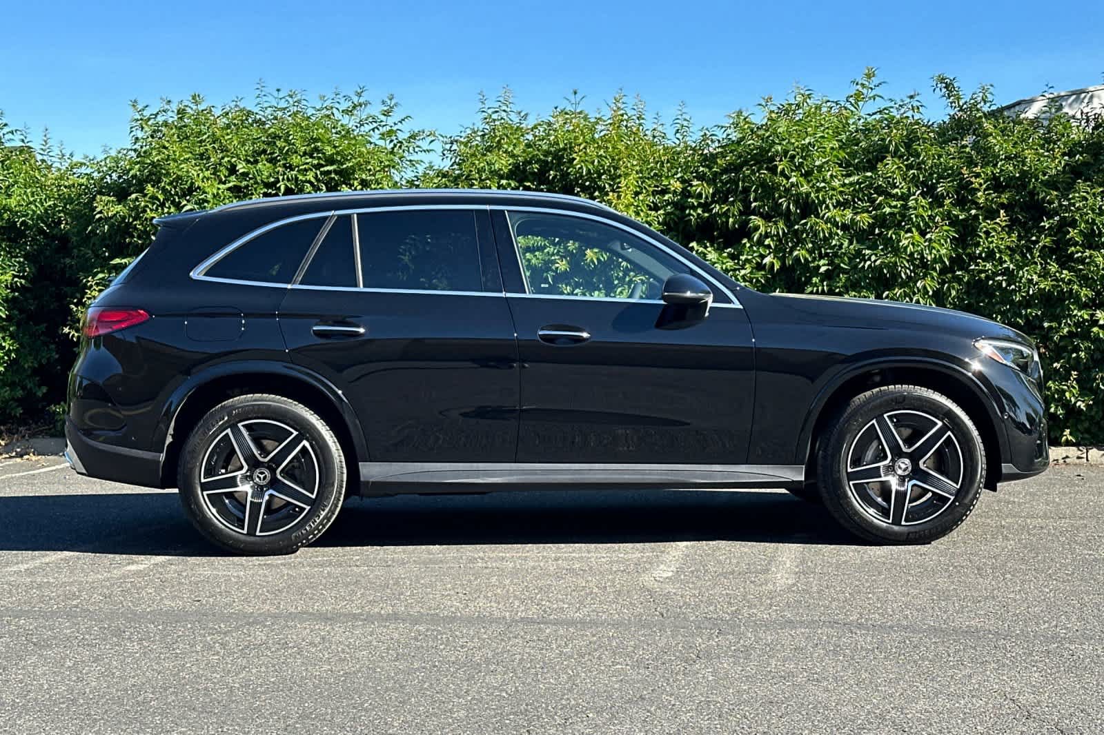 Certified 2026 Mercedes-Benz GLC 300 4MATIC image 2