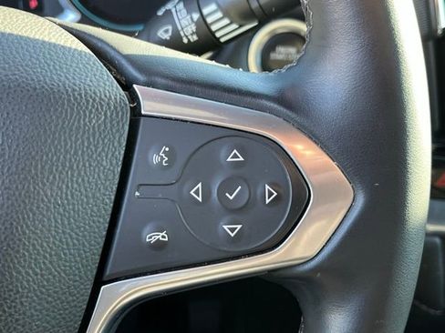 Used 2023 Chevrolet Traverse LT image 20