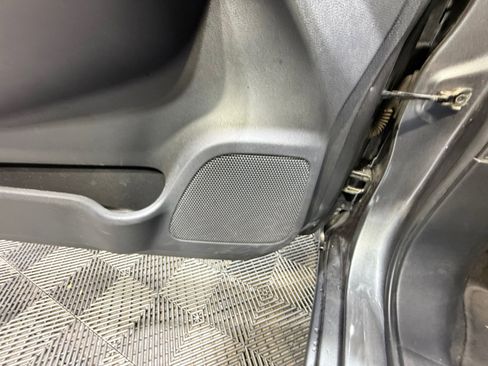 Used 2020 Nissan Versa S image 27