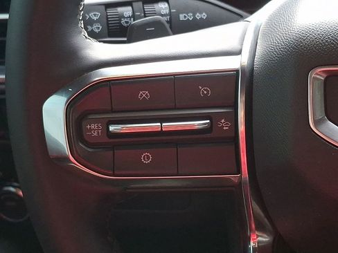 Used 2025 GMC Yukon XL Elevation image 25