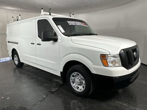 Used 2020 Nissan NV 2500 SV image 2